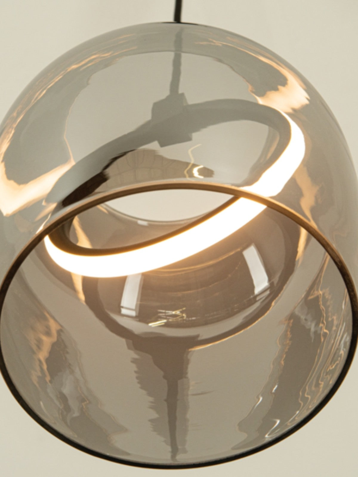 METAL-SILICON-GLASS/BLACK-SMOKED GREY
